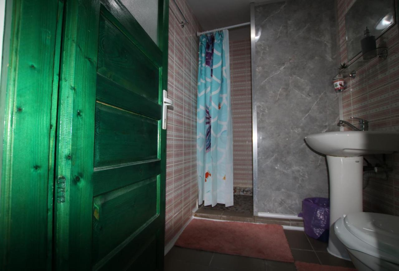 B&B Duo Caffe Baneasa Boekarest Buitenkant foto
